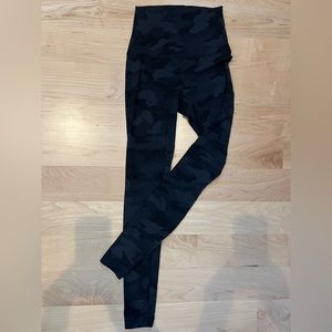 Lululemon, wunder under, NWOT, black camo, 6
